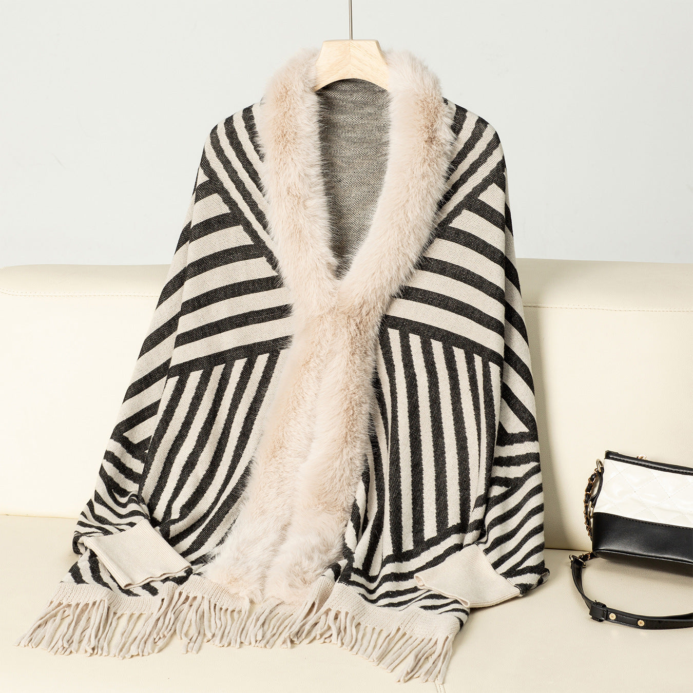 Cozy Striped Tassel Cape – Elevate Your Winter Wardrobe