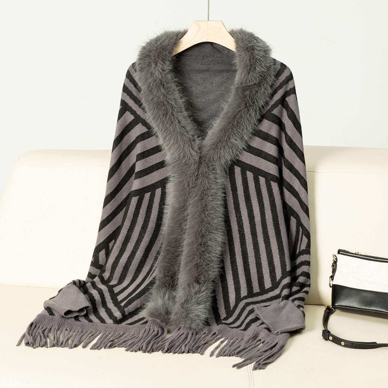 Cozy Striped Tassel Cape – Elevate Your Winter Wardrobe