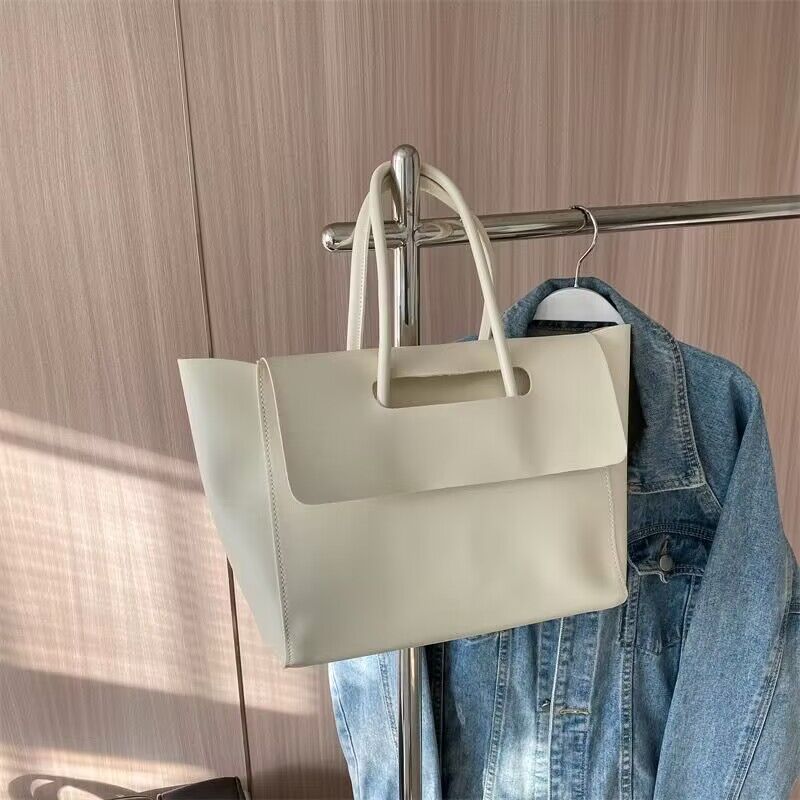 Stylish Large-Capacity Shoulder Bag for Every Occasion