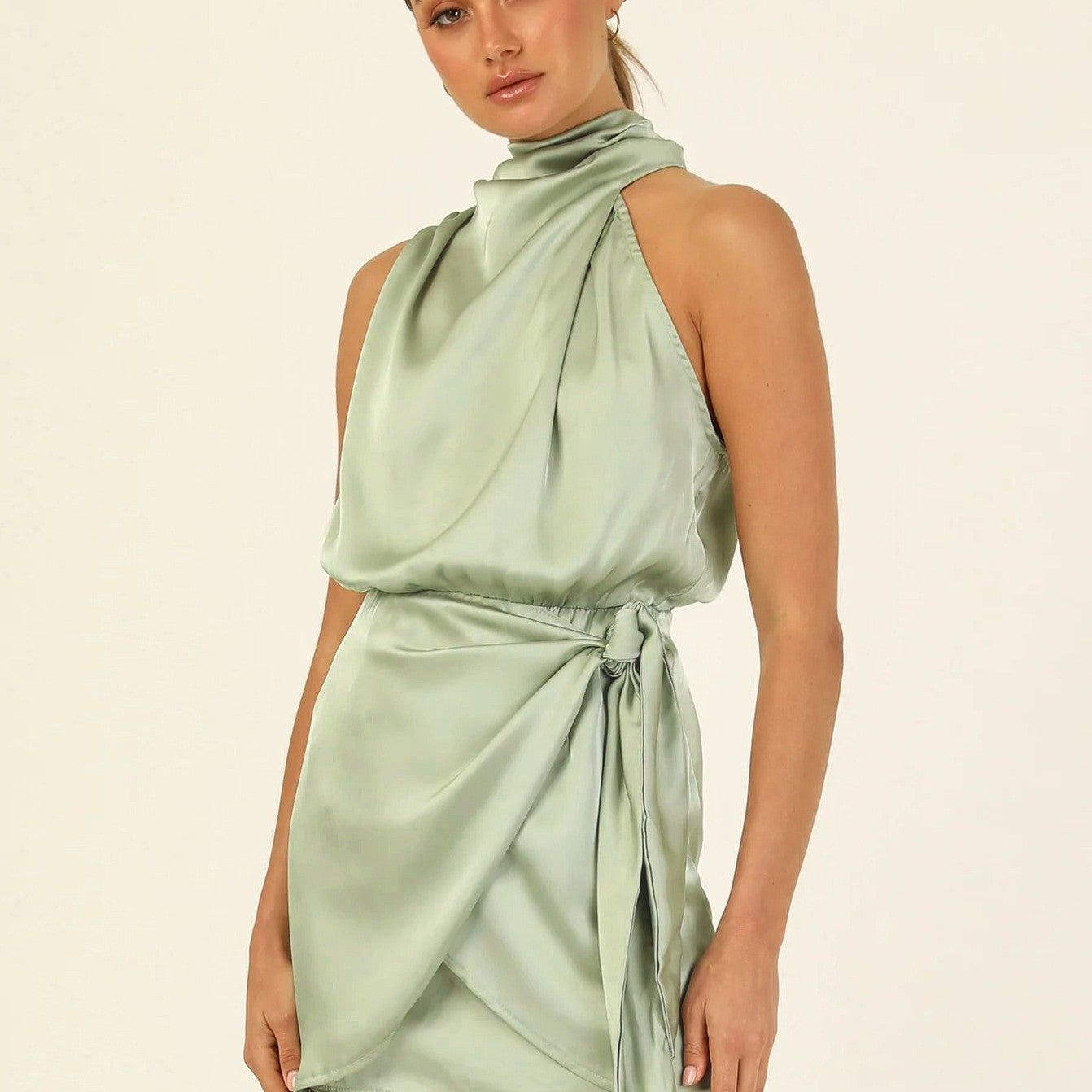 Glam Halter Dress That Turns Heads at Every Event