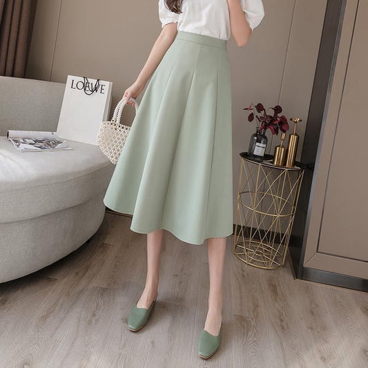 Flaunt Your Style with This Pleated Sheath Skirt