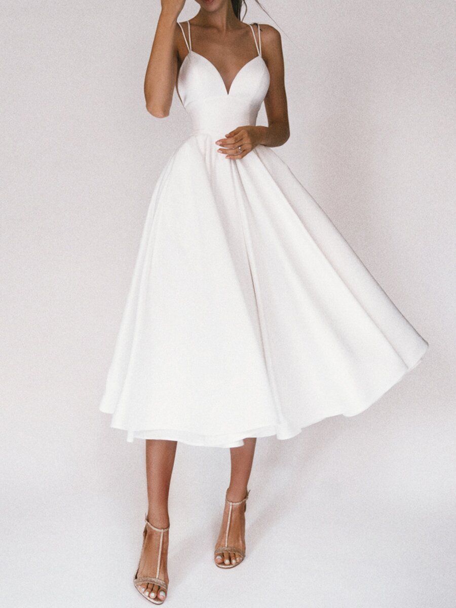 Elegant V‑Neck Dress – Breezy and Beautiful for Any Occasion