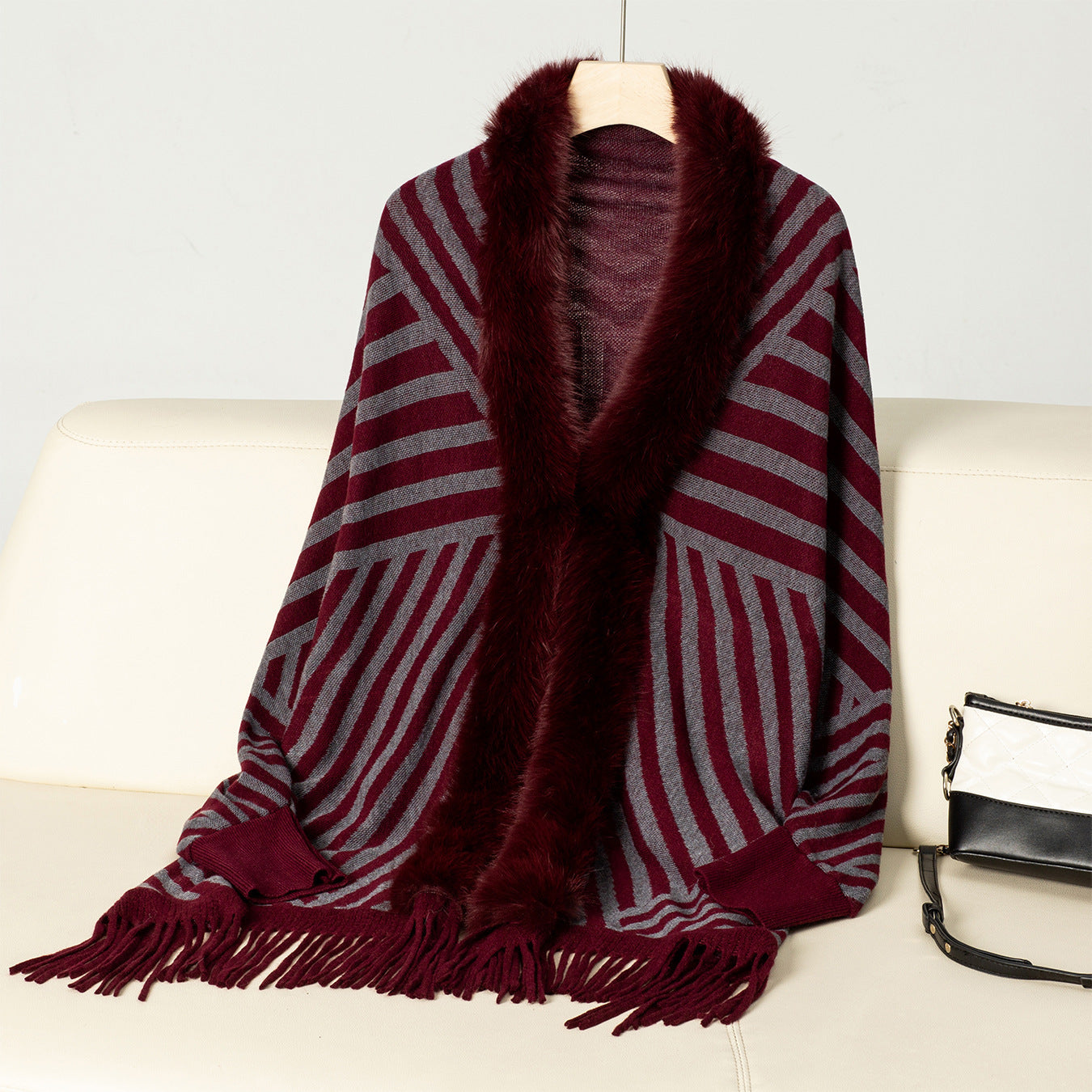 Cozy Striped Tassel Cape – Elevate Your Winter Wardrobe